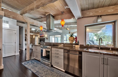 Zephyr Cove House | Luxury Mountain retreat with Hot tub