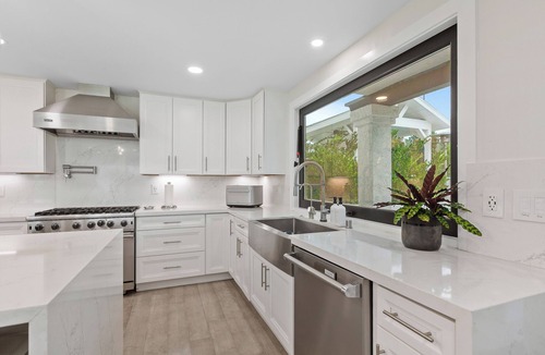 Mount Helix House | Luxury Resort Villa Saltwater Pool Spa Ultimate Private Outdoor Oasis