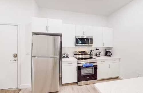 Loughman House | Luxury Town Home/Mins. to Disney/Golf Clubs/Private Pool/Pet Friendly