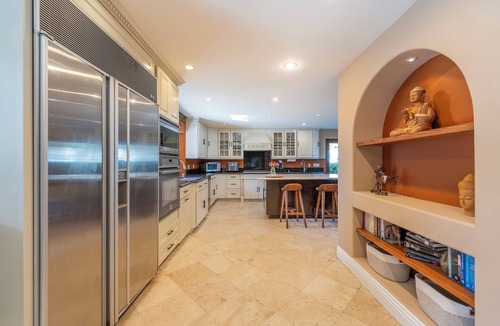 Palms House | Luxury Westside LA Retreat w/Heated Saltwater Pool, Spa & Walk to Trader Joe’s
