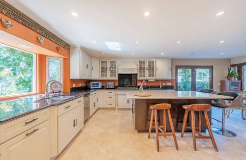 Palms House | Luxury Westside LA Retreat w/Heated Saltwater Pool, Spa & Walk to Trader Joe’s
