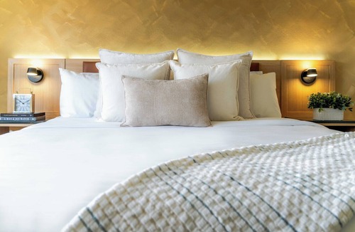 Point Loma Hotel | LYFE INN & SUITES by AGA - San Diego Airport/Point Loma