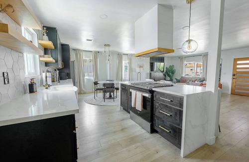 Ridgeview - Webster House | Lyon’s Den · Pool House, Sauna, Hot Tub · Sleeps 12
