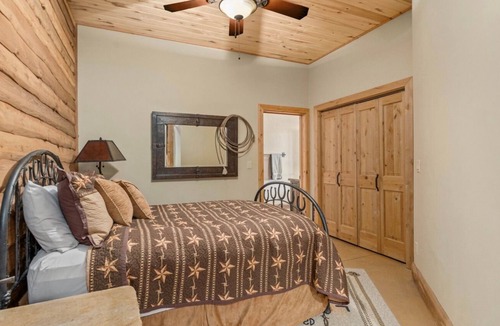 Mount Shasta Cabin | Majestic Mt. Shasta Retreat, Breathtaking Views of Mt. Shasta & Lake Siskiyou