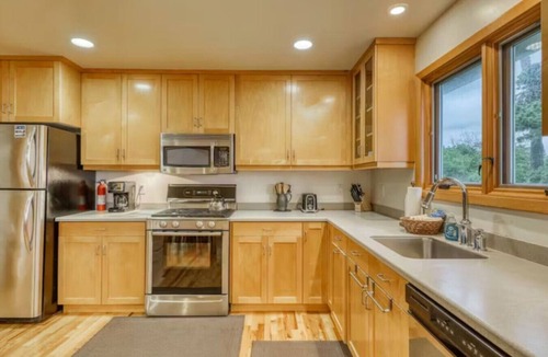 Eureka Apartment | Majestic Views of Humboldt Bay