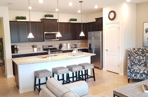Loughman Villa | Make Family Vacation Memories w/private pool or 2 min walk to resort facilities!