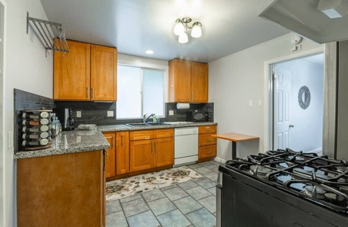 Redwood City Cottage | Marbella Lane - 3BR House Dtwn RWC Parking