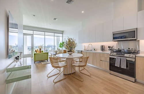 Waterfront Apartment | @ Marbella Lane - Sleek Corner Ocean View