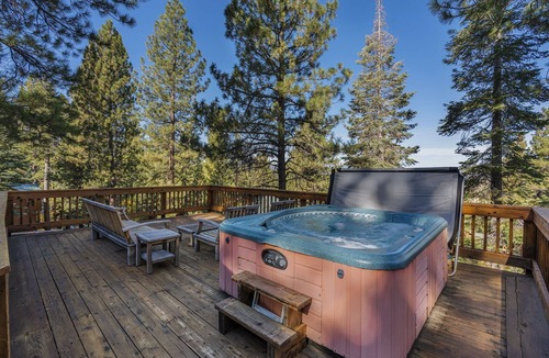 Truckee Cabin | Martis Valley Vistas - Bright Family Home with Private Hot Tub, 2 Living Rooms, near Golf