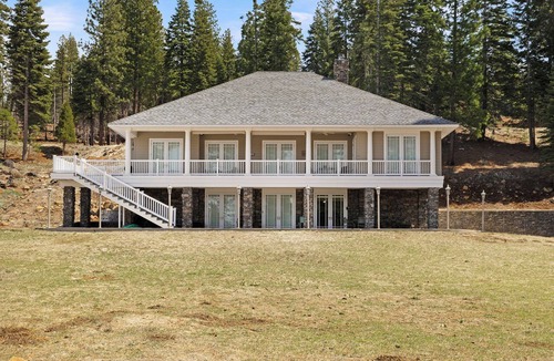 Lake Almanor West Villa | Marvelous 4-bedroom villa with AC in charming Chester. Lake Almanor Home