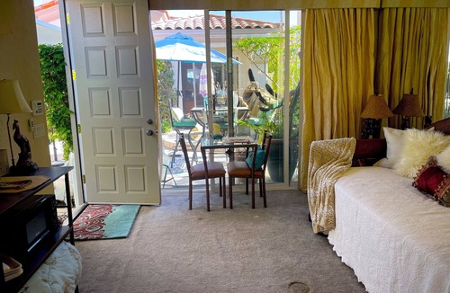 Palm Desert Apartment | Marvelous studio with AC in sunny Palm Desert