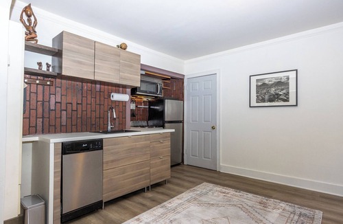 Melrose Apartment | Melrose Village - Walk to world famous shopping and dining.