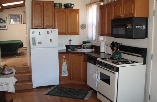 Pacific Grove Cottage | Mermaid Retreat, PET FRIENDLY, One Week Minimum Stay, Permit #0027
