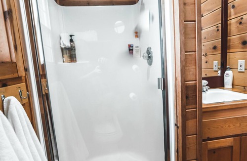 Greenville Other | Meyers Ranch Homestead Cabin - Hot Spring - Farm - Views