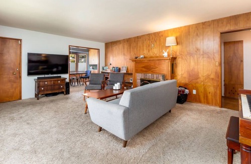 Northwest Anaheim House | Mid-Century Modern 3bd Home near SNA, Angels Stadium & Disneyland