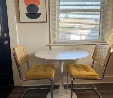 Visalia House | Mid-Century Modern retreat