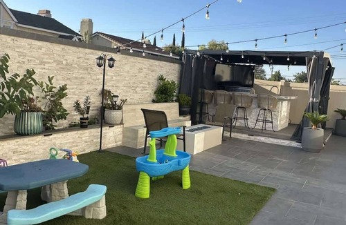 Garden Grove House | Minutes from Disneyland – Modern 4BR Retreat