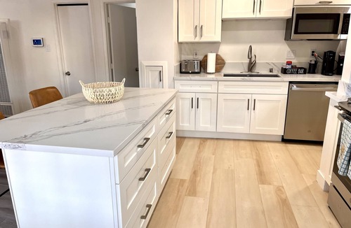 Pacific Beach House | Mission Bay Pet-Friendly 3BR 2B-3 car parking-grill & steps from the bay