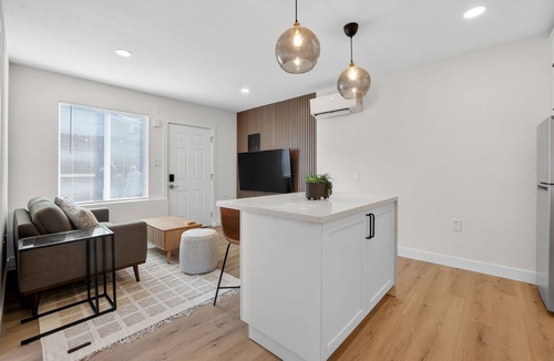 Citrus Heights Apartment | Modern 1BR Private ADU with Dedicated Parking & Washer Dryer