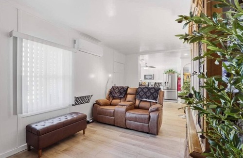Townsite House | Modern 1BR Retreat with BBQ & Fire Pit - Near Downtown