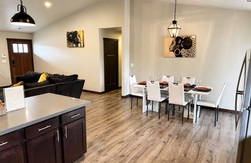 Rohnerville House | Modern 3BR Fortuna Getaway BIG DISCOUNT: 10% Weekly & 20% Monthly