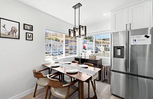 Paradise Valley House | Modern 3BR 2BA/Family Friendly/Smart Toilets/EV Charging/SFO