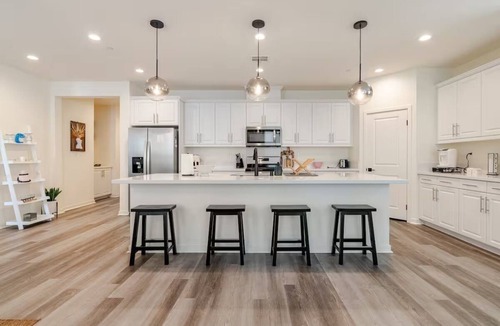 Lancaster House | Modern 4BR-3BA Home Family Friendly