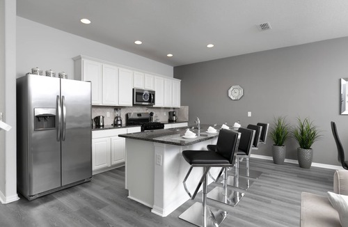 Loughman House | Modern 4BR Home, Private Pool, BBQ, Resort Amenities, 15min to Disney