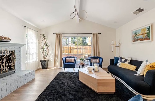 Central District House | Modern Fremont Retreat 5BR 3BA Near Tesla and Meta