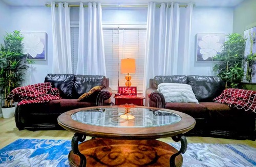 Mira Mesa House | Modern, fully upgraded 4BR/2BA home in central Mira Mesa, San Diego.