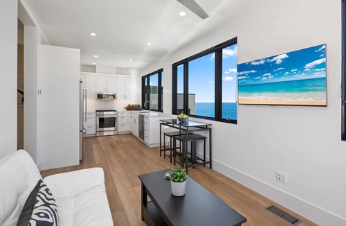 Diamond Crestview House | Modern Guest House Overlooking Laguna's Ocean/Canyons For A Relaxed Coastal Stay