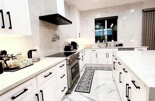 Westminster House | Modern House, 6 Bedrooms- 9 beds, 6.5 Smart Bathrooms, near Disney & Beach