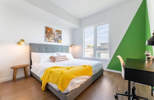 Little Tokyo Hotel | Modern Light-Filled, Walk to Little Tokyo, DTLA Views