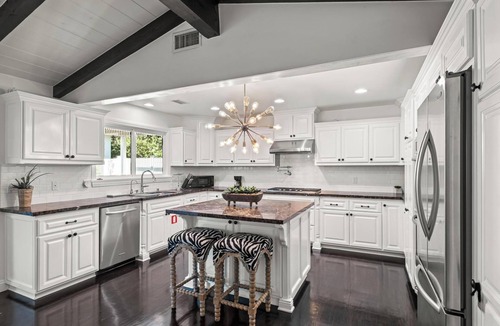 Rancho Palos Verdes House | Modern Luxe in Palos Verdes - 3BR Designer Retreat w/Scenic Vibes/Main House