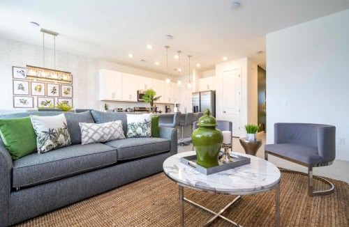 Davenport House | Modern Luxury House - Resort Access