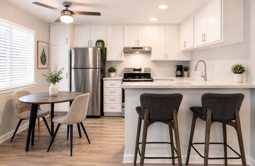 Napa Apartment | Modern Newly Furnished Napa 1BR | Pool, Gym, Patio