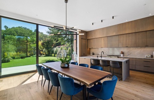 Alto Sutton Manor House | Modern NorCal Retreat - Courtyard, Spa, Family and Team Getaways Near Everything