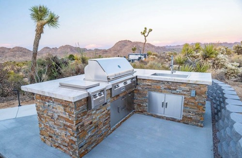 Joshua Tree Highlands House | Modern Retreat, Hot Tub, Epic Views—10 Min to Park