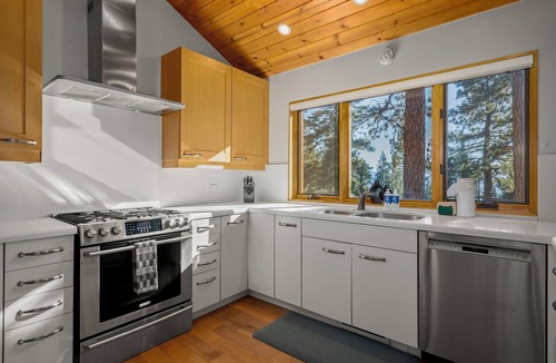 Tahoe Vista House | Modern Tahoe Lodge | King & Queen Suite, Deck, Near Lake Tahoe, Park & Trails