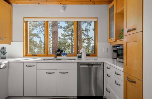 Tahoe Vista House | Modern Tahoe Lodge | King & Queen Suite, Deck, Near Lake Tahoe, Park & Trails