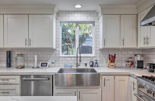Modesto House | Modesto Home w/Deck - 2 Mi to Vintage Faire Mall