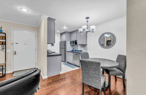 Monterey Condo | Monterey Couples Condo with Pool Near Cannery Row