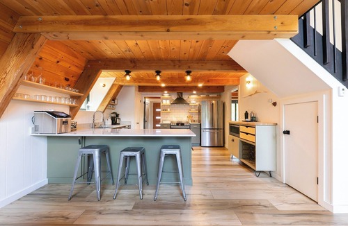 Tahoma House | Monthly Lease - Apex Abode by Tahoe Getaways - Rubicon Bay w Beach Access, Walk to Lake & Dog Ok!