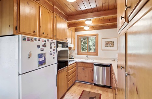 Carnelian Bay House | Monthly Lease - Lake Vista by Tahoe Getaways - Lake Views, Fenced Backyard & Private Hot Tub