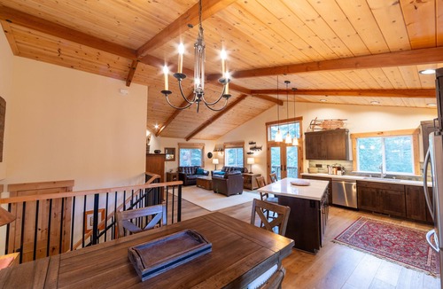 Kingswood Estates House | Monthly Lease - Noble Heights by Tahoe Getaways - 3BR Pet-Friendly in Tahoe Vista