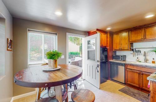 Morgan Hill House | Morgan Hill Couple's Gem: 'Villa in the Vineyards'