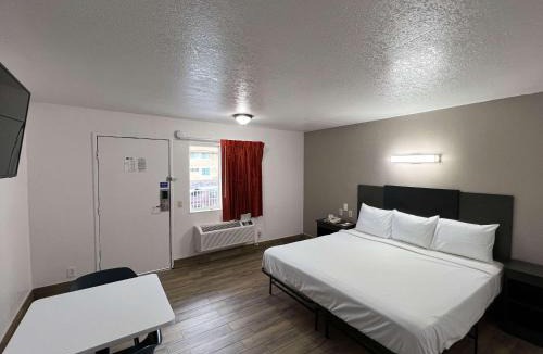 Anaheim Hills Hotel | Motel 6-Orange, CA - Anaheim
