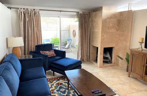 North Arroyo Condo | Mountain view condo unit in Angeles Forest Foothills – Near Old Town Pasadena