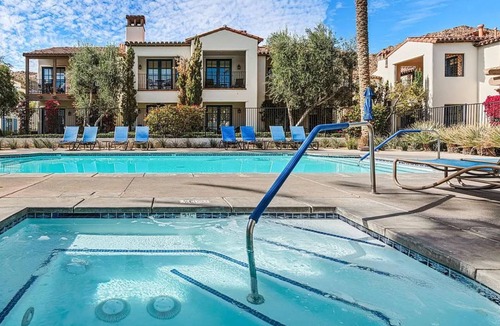 La Quinta Villa | Mountain View King Retreat in Gated Desert Villas