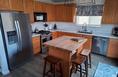 Fairfield House | Napa Valley Charm: Cozy 3BD 2BA 20-50 Min to Wineries & San Francisco